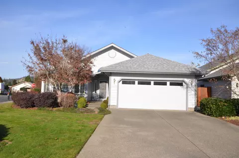 2228 Egret Ct, Grants Pass, OR 97526