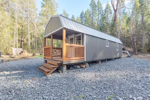 101 Three Mill Rd, Selma, OR 97538