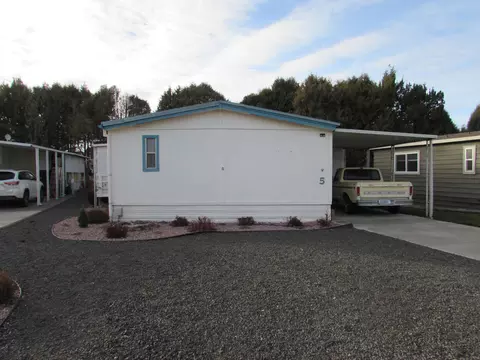 2633 SW Obsidian Ave #5, Redmond, OR 97756