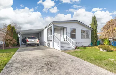 1646 Darin Dr, Grants Pass, OR 97527