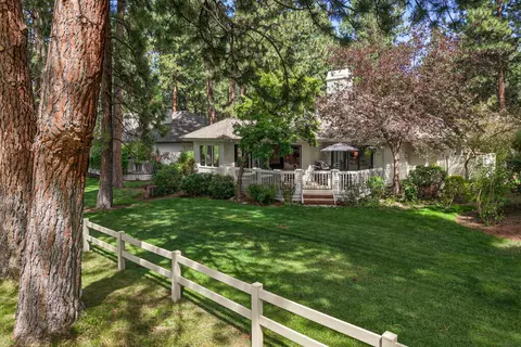 Exterior - 60733 Willow Creek Loop, Bend, OR 97702 photo 9 of 10