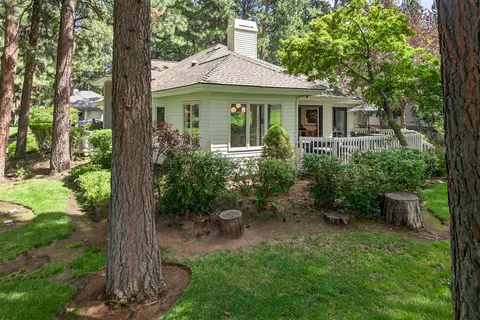 Exterior - 60733 Willow Creek Loop, Bend, OR 97702 photo 2 of 10