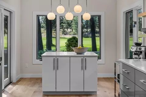 Kitchen - 60733 Willow Creek Loop, Bend, OR 97702 photo 2 of 3