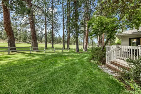 Exterior - 60733 Willow Creek Loop, Bend, OR 97702 photo 8 of 10