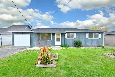 2825 Howard Ave, Medford, OR 97501