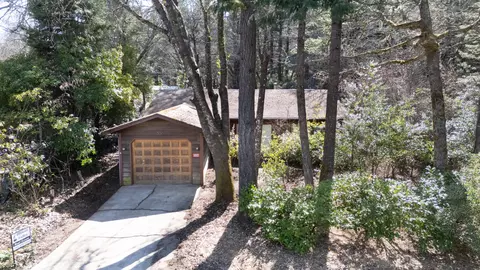 359 Wells Dr, Cave Junction, OR 97523