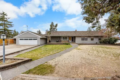 1123 NW Canyon Dr, Redmond, OR 97756