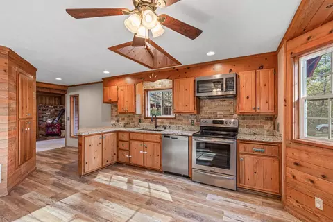 Kitchen - 1956 E Fork Rd, Williams, OR 97544 photo 2 of 4