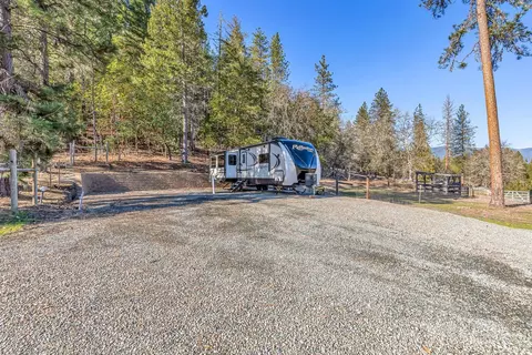 Exterior - 1956 E Fork Rd, Williams, OR 97544 photo 9 of 16