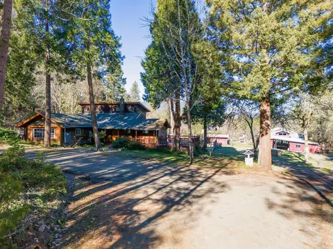 Exterior - 1956 E Fork Rd, Williams, OR 97544 photo 3 of 16