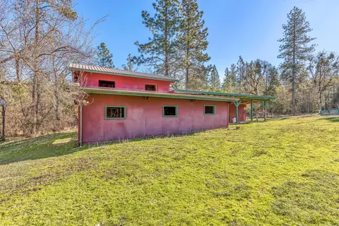 Exterior - 1956 E Fork Rd, Williams, OR 97544 photo 15 of 16