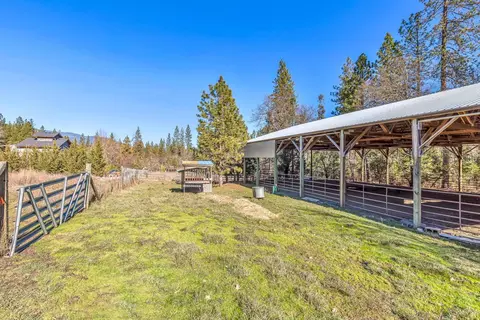 Exterior - 1956 E Fork Rd, Williams, OR 97544 photo 14 of 16