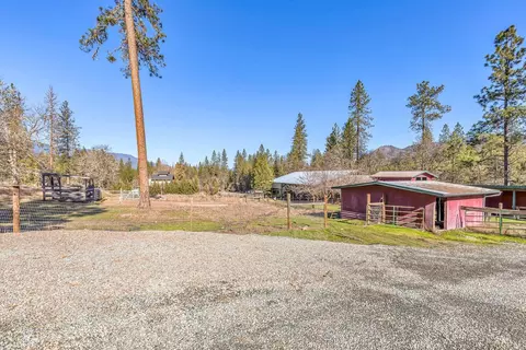 Exterior - 1956 E Fork Rd, Williams, OR 97544 photo 13 of 16