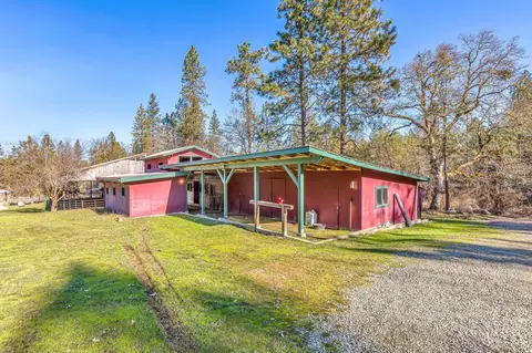 Exterior - 1956 E Fork Rd, Williams, OR 97544 photo 10 of 16