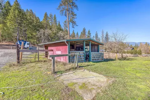 Exterior - 1956 E Fork Rd, Williams, OR 97544 photo 12 of 16