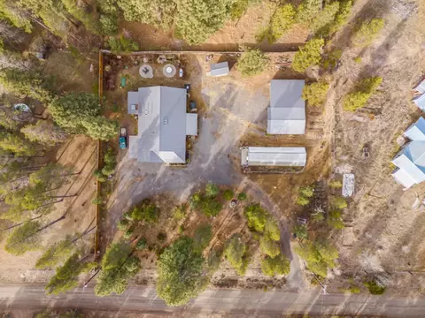 View/Area - 15924 Jackpine Rd, La Pine, OR 97739 photo 2 of 5