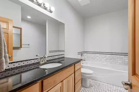 Bath - 15924 Jackpine Rd, La Pine, OR 97739 photo 2 of 3