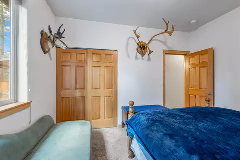 Bedroom - 15924 Jackpine Rd, La Pine, OR 97739 photo 5 of 5