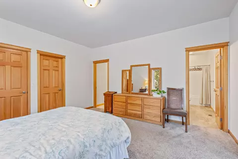 Bedroom - 15924 Jackpine Rd, La Pine, OR 97739 photo 3 of 5