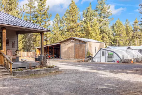 Exterior - 15924 Jackpine Rd, La Pine, OR 97739 photo 5 of 10