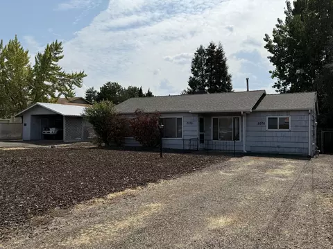 2076 Roberts Rd, Medford, OR 97504