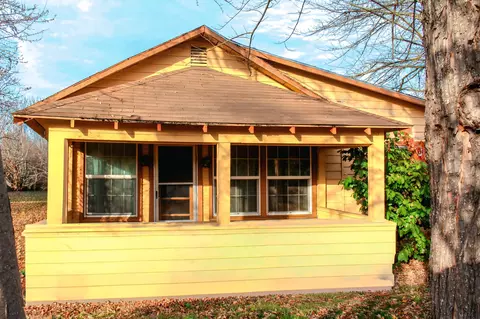 1975 Spring St, Medford, OR 97504