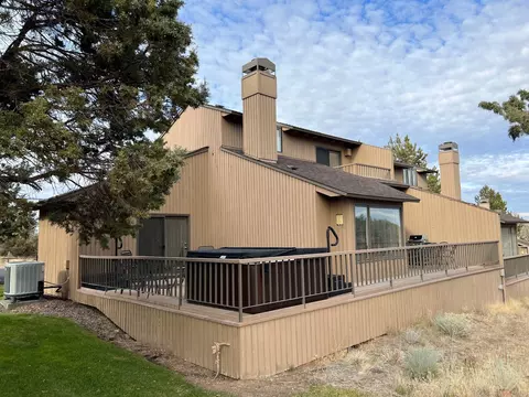 2400 Snowgoose Dr #RV12-C, Redmond, OR 97756
