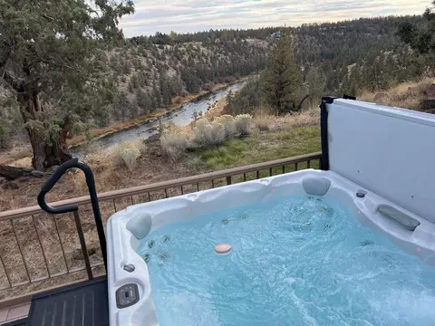 2400 Snowgoose Dr #RV12-C, Redmond, OR 97756