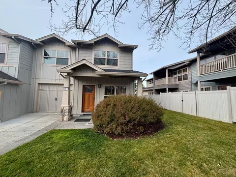 3126 Alameda St #202, Medford, OR 97504