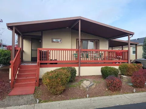 216 Kingsley Dr, Grants Pass, OR 97526