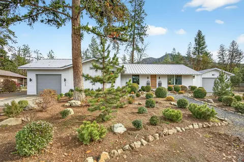 909 Upper Applegate Rd, Jacksonville, OR 97530