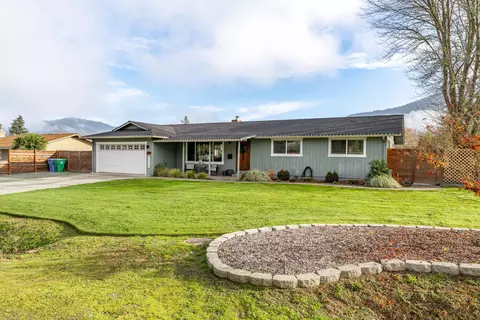 1949 Haviland Dr, Grants Pass, OR 97527