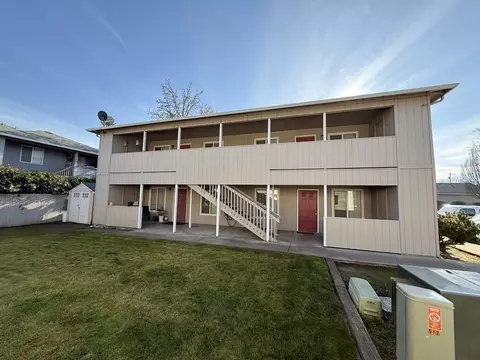 517 Western Ave #17-20, Medford, OR 97501