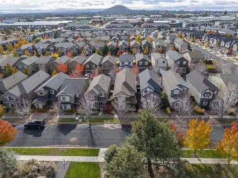 View/Area - 20745 NE Comet Ln, Bend, OR 97701 photo 3 of 3