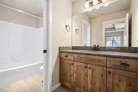 Bath - 20745 NE Comet Ln, Bend, OR 97701 photo 2 of 3