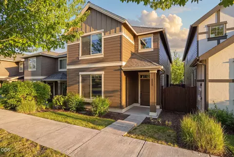 20745 NE Comet Ln, Bend, OR 97701