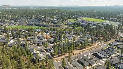 View/Area - 1185 NW Singleton Pl, Bend, OR 97703 photo 7 of 13