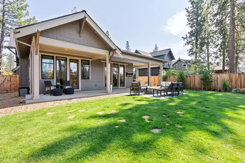 Exterior - 1185 NW Singleton Pl, Bend, OR 97703 photo 13 of 17