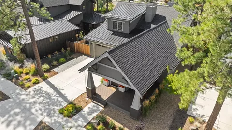 Exterior - 1185 NW Singleton Pl, Bend, OR 97703 photo 17 of 17