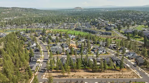 View/Area - 1185 NW Singleton Pl, Bend, OR 97703 photo 6 of 13