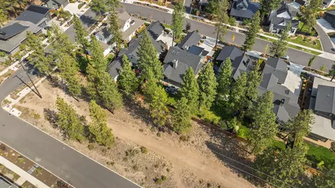 View/Area - 1185 NW Singleton Pl, Bend, OR 97703 photo 11 of 13