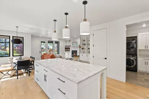 Kitchen - 1185 NW Singleton Pl, Bend, OR 97703 photo 7 of 7