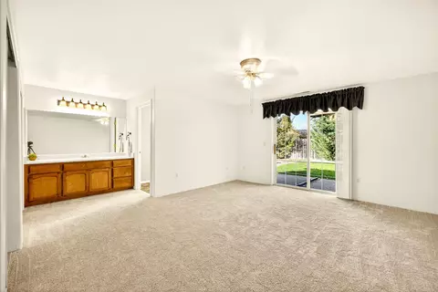 Bedroom - 577 C St, Phoenix, OR 97535 photo 4 of 6