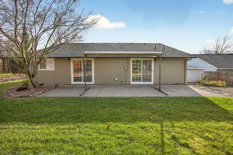 Exterior - 577 C St, Phoenix, OR 97535 photo 14 of 14