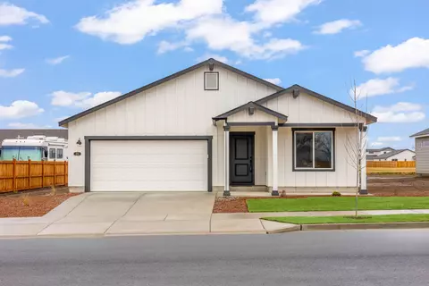 454 NW Monte Vista Ave #127, Madras, OR 97741