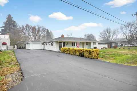 709 Lawnsdale Rd, Medford, OR 97504