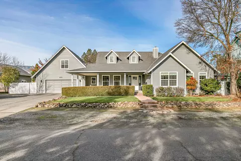 955 Beverly Way, Jacksonville, OR 97530