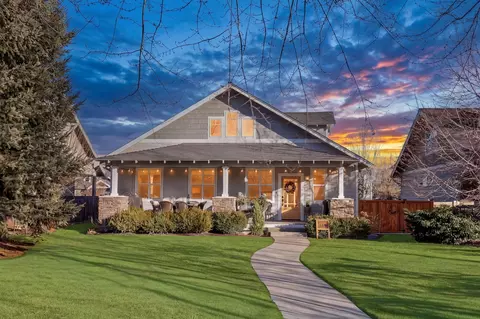 920 NW 15th St, Redmond, OR 97756