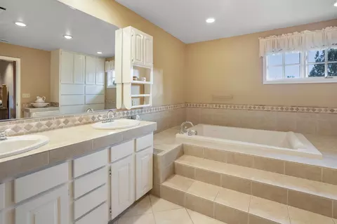 Bath - 64742 Sylvan Loop, Bend, OR 97701 photo 4 of 5