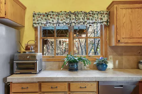 Kitchen - 64742 Sylvan Loop, Bend, OR 97701 photo 2 of 5